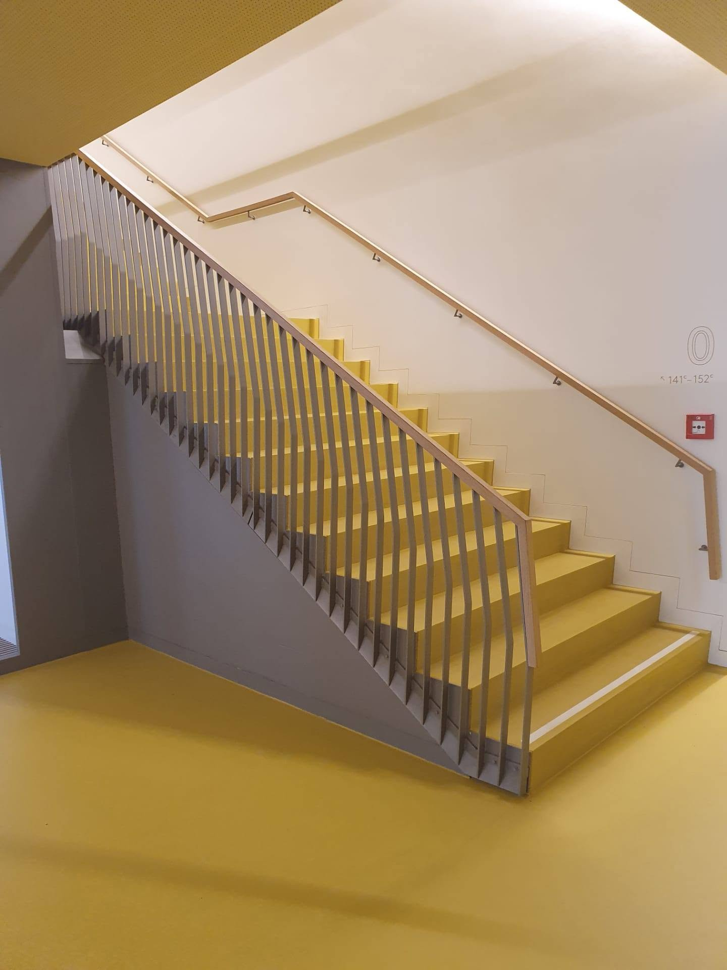 Schulhaus Uster – Geländeransicht 5
