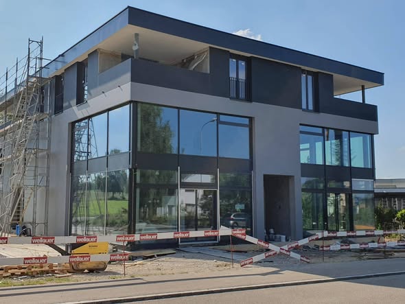 Wohn- und Geschäftshaus Tobel